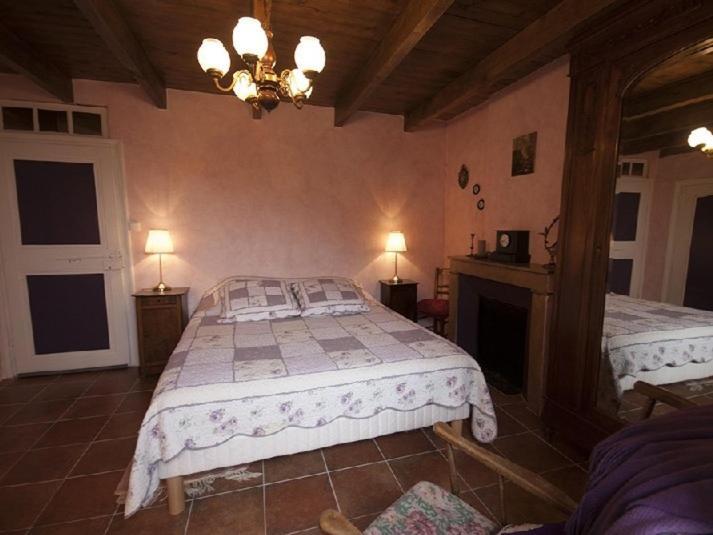 Domaine De Cousignac Bed & Breakfast Bourg-Saint-Andeol Exterior photo